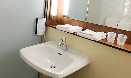 钟楼迪里城堡酒店